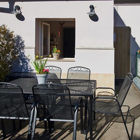 Cozy Apartments With Terrace Near Prague Castle Exteriér fotografie