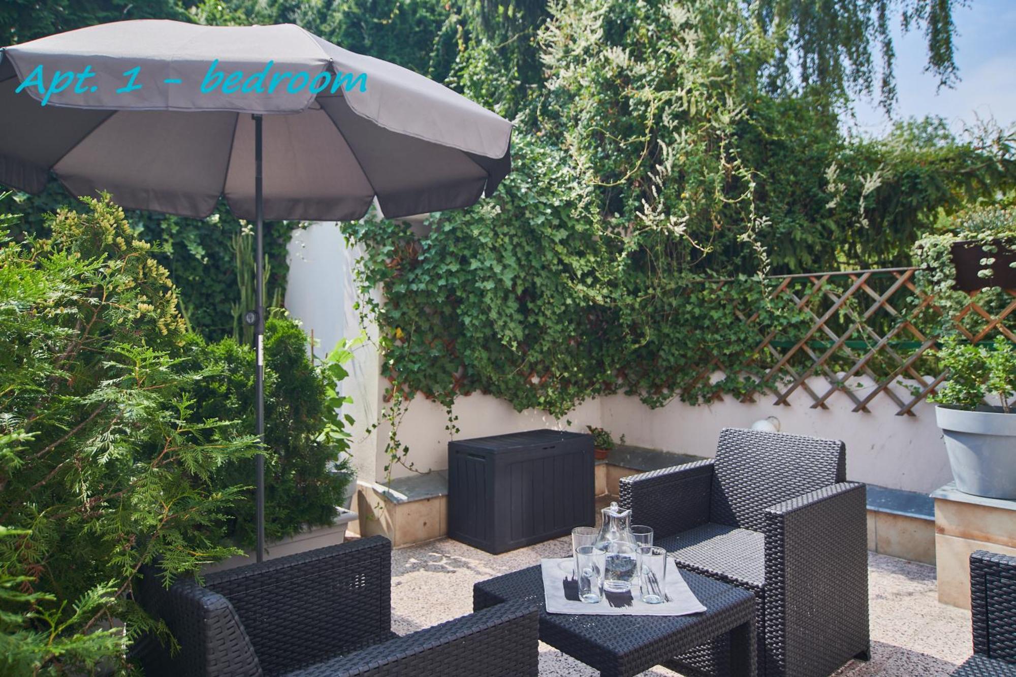 Cozy Apartments With Terrace Near Prague Castle Exteriér fotografie