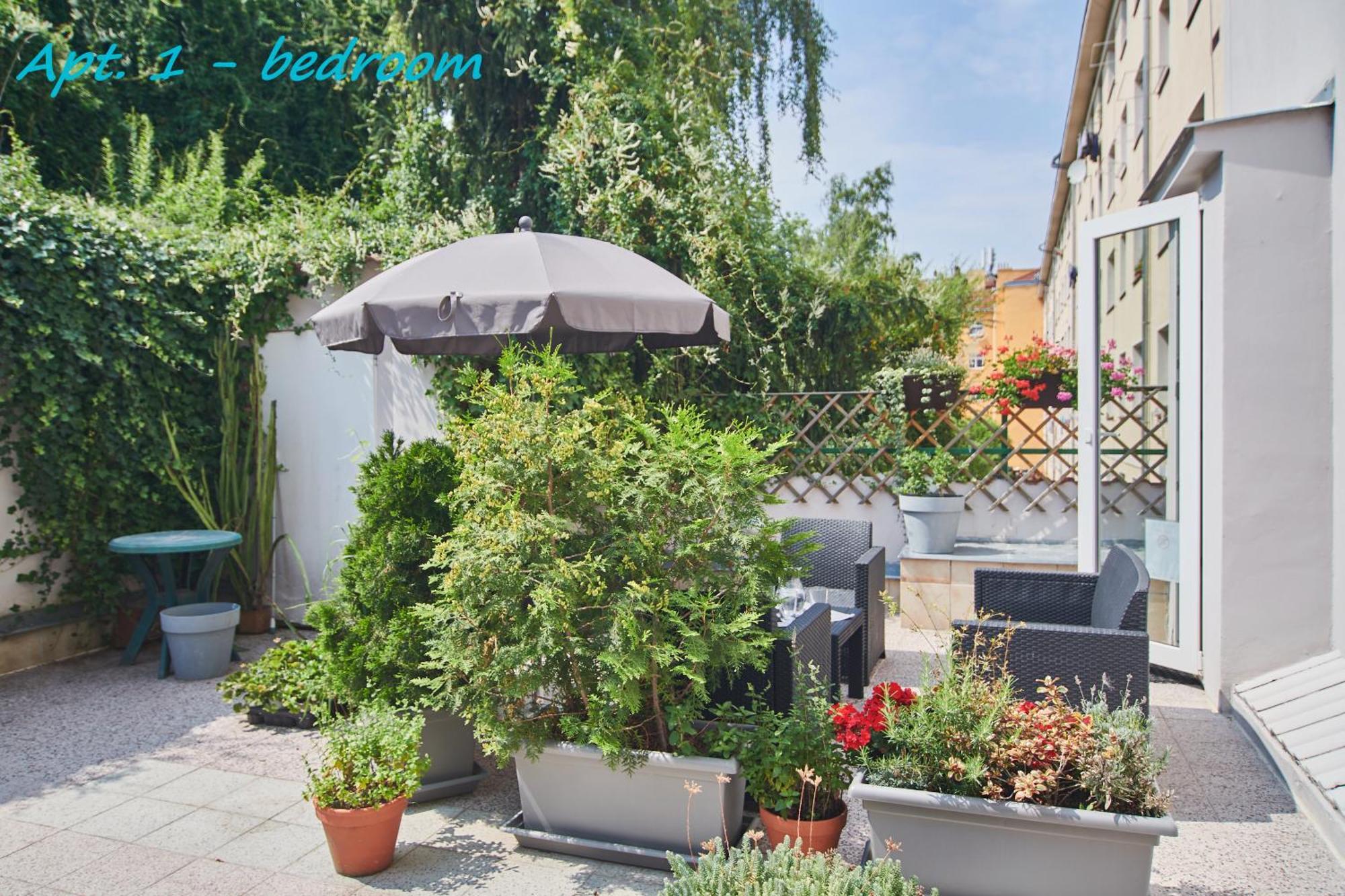 Cozy Apartments With Terrace Near Prague Castle Exteriér fotografie